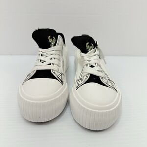 Women's‎ FOCO Size 6 Milwaukee Bucks low top sneakers, NBA, NWOT, Basketball